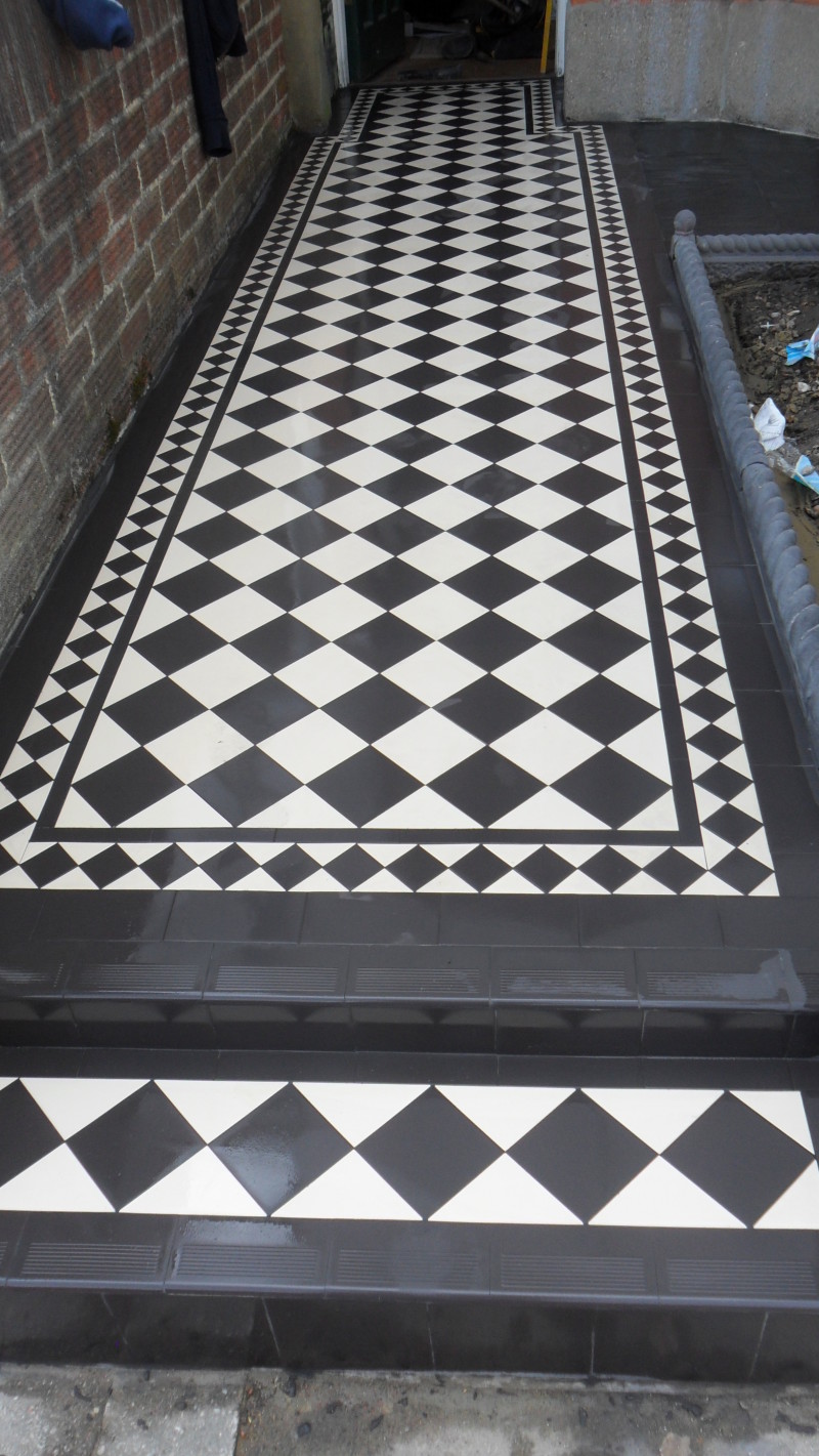 10 x 10 cm Victorian pathway tiles supplied by Origional Style