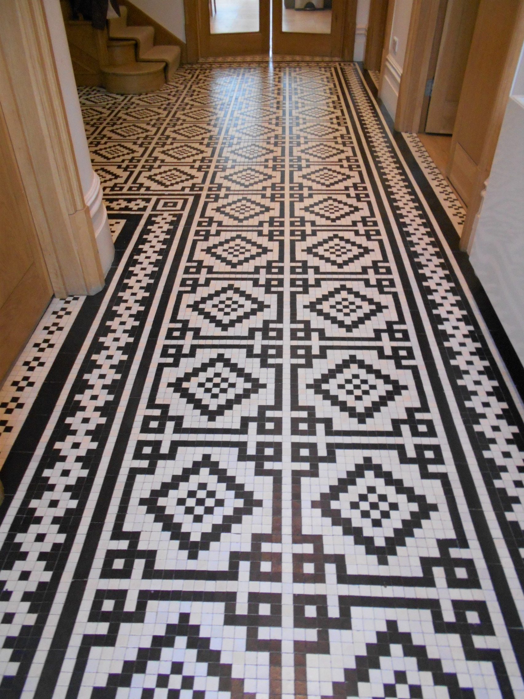 Lovely mosaic Victorian tiled hallway clean West Hampstead